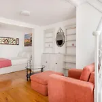 Tresor De Fern @ Baixa Chiado Apartment