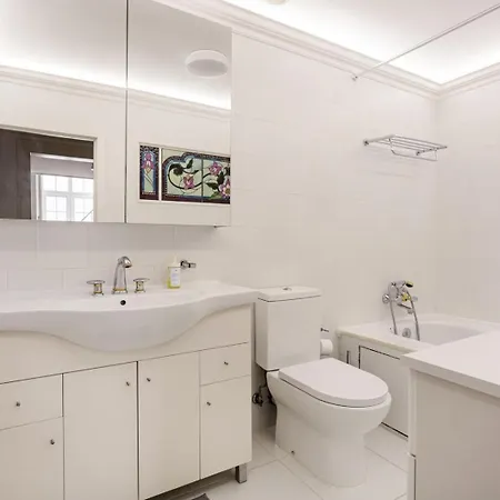 Διαμέρισμα Tresor De Fern @ Baixa Chiado *